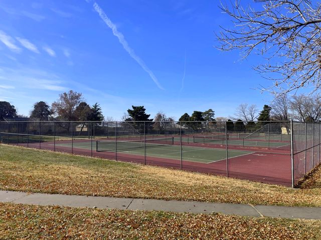 6348 Avenida La Costa NE, Albuquerque, NM 87109