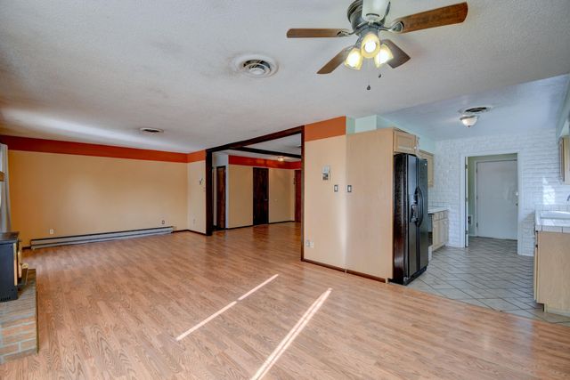 6348 Avenida La Costa NE, Albuquerque, NM 87109