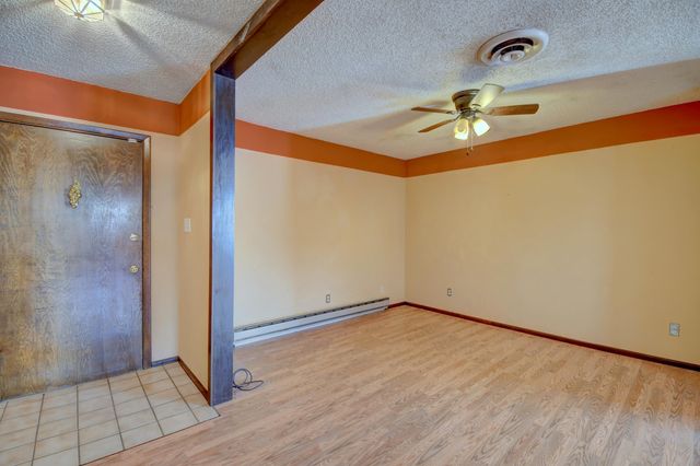 6348 Avenida La Costa NE, Albuquerque, NM 87109