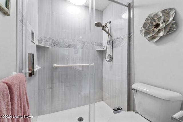 14403 Troon Dr, Louisville, KY 40245