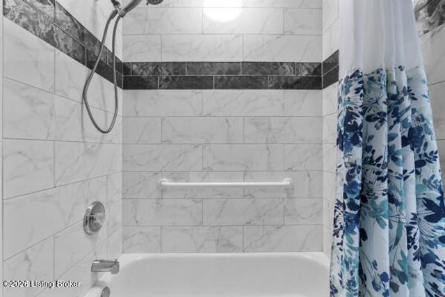 14403 Troon Dr, Louisville, KY 40245