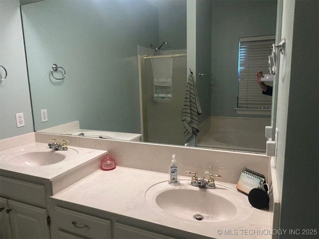 6912 E Galveston Street, Broken Arrow, OK 74014