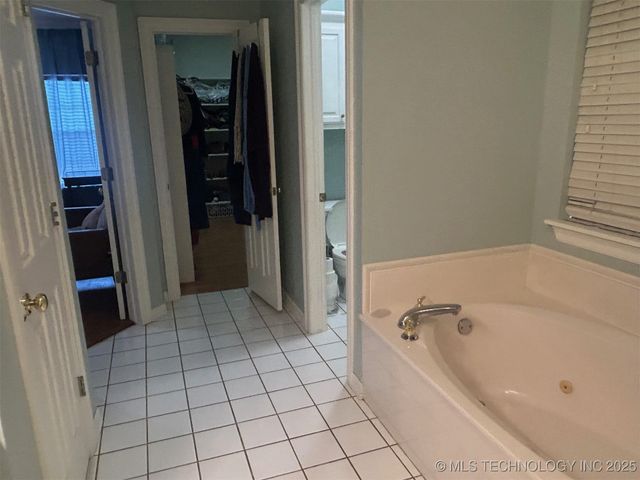 6912 E Galveston Street, Broken Arrow, OK 74014