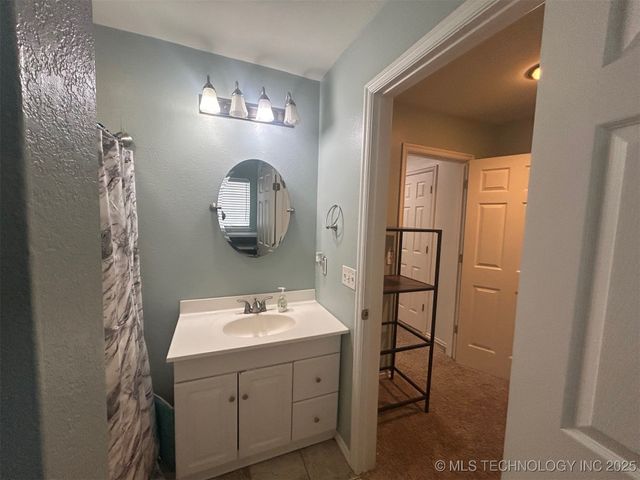 6912 E Galveston Street, Broken Arrow, OK 74014