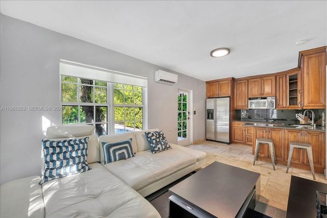 1161 Sunset Dr, Coral Gables, FL 33143