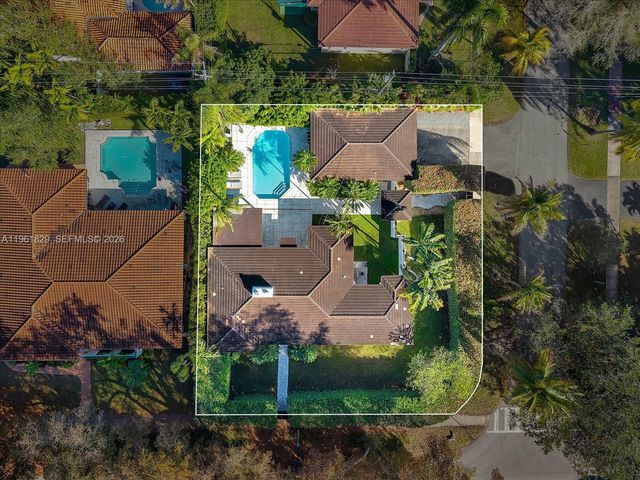 1161 Sunset Dr, Coral Gables, FL 33143