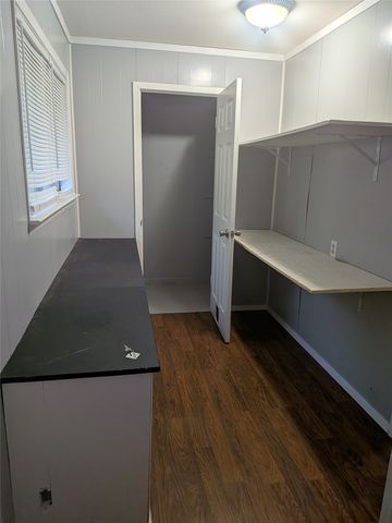 2009 County Road 4619, Athens, TX 75752