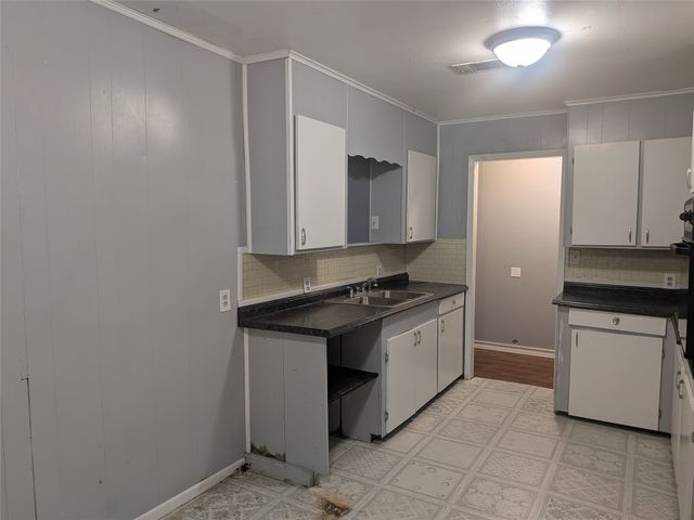 2009 County Road 4619, Athens, TX 75752