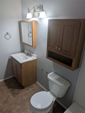 2009 County Road 4619, Athens, TX 75752