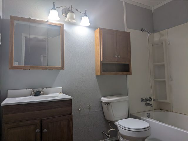 2009 County Road 4619, Athens, TX 75752