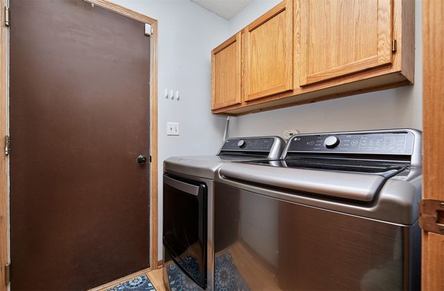 6152 Dakota Drive, West Des Moines, IA 50266