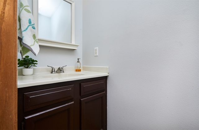 6152 Dakota Drive, West Des Moines, IA 50266