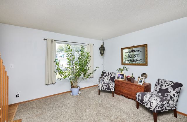 6152 Dakota Drive, West Des Moines, IA 50266