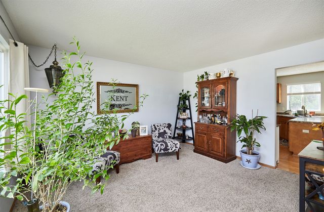6152 Dakota Drive, West Des Moines, IA 50266