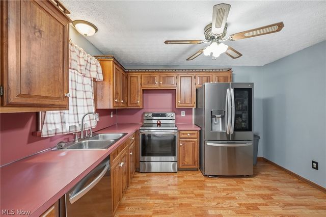 430 Hilltop Drive, Doylestown, OH 44230