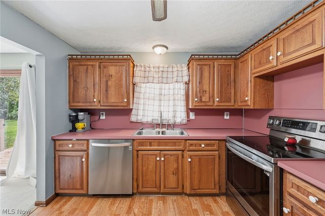 430 Hilltop Drive, Doylestown, OH 44230