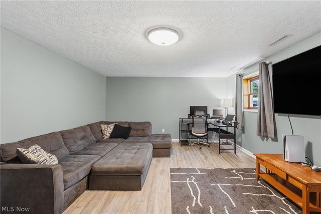 430 Hilltop Drive, Doylestown, OH 44230