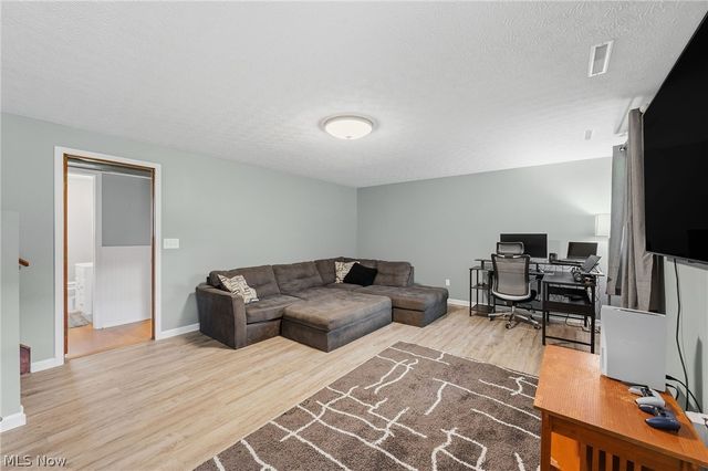 430 Hilltop Drive, Doylestown, OH 44230