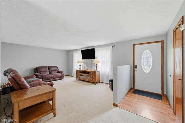 430 Hilltop Drive, Doylestown, OH 44230
