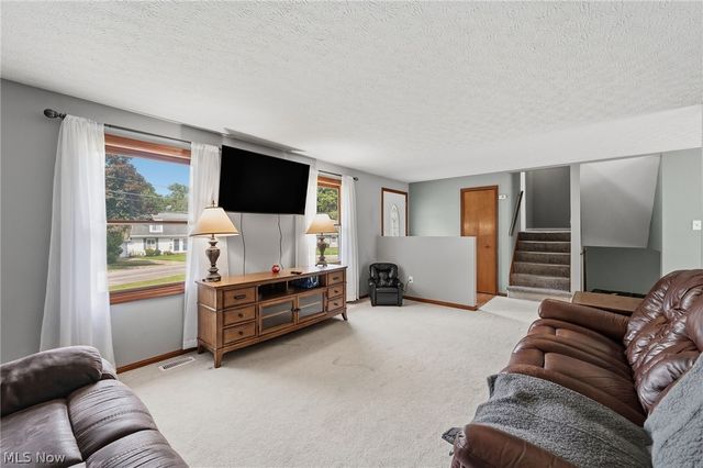 430 Hilltop Drive, Doylestown, OH 44230