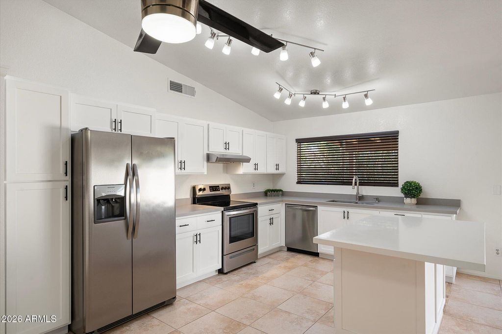 4645 E LA PUENTE Avenue, Phoenix, AZ 85044 — photo 5