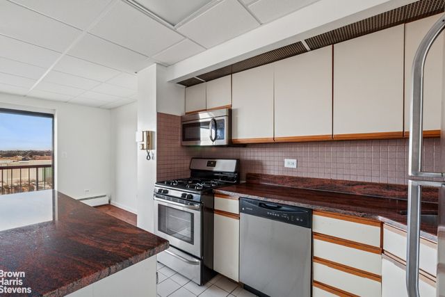 9229 Queens Blvd Apt 11H, New York City, NY 11374