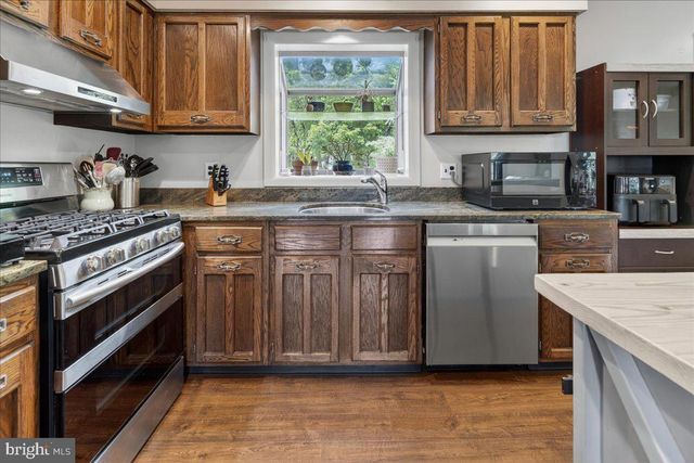 106 JOHNSTONE DR, Pennington, NJ 08534