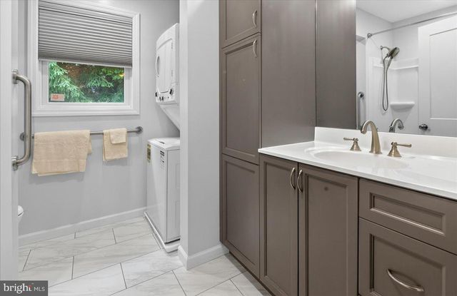 106 JOHNSTONE DR, Pennington, NJ 08534