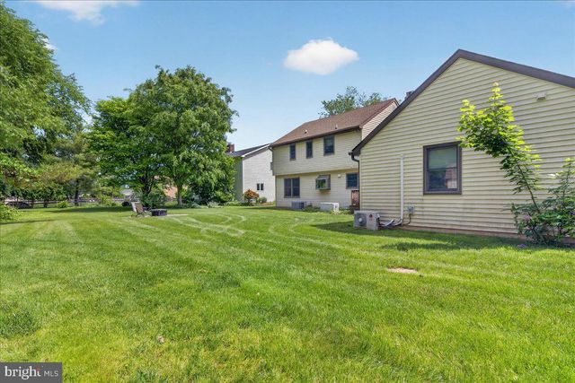 106 JOHNSTONE DR, Pennington, NJ 08534