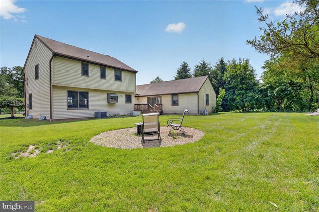 106 JOHNSTONE DR, Pennington, NJ 08534