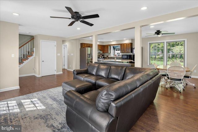 106 JOHNSTONE DR, Pennington, NJ 08534