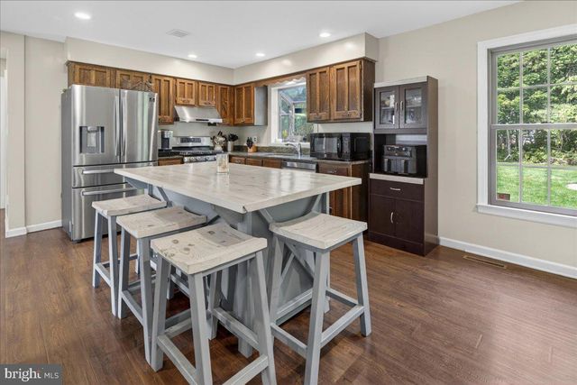 106 JOHNSTONE DR, Pennington, NJ 08534
