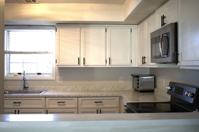 607 Spring Meadow Road 607, South Windsor, CT 06074