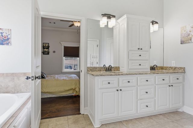 4 E Citron, Bryant, AR 72022