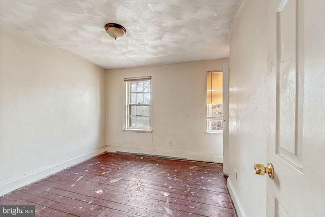 1070 NIAGARA RD, Camden, NJ 08104