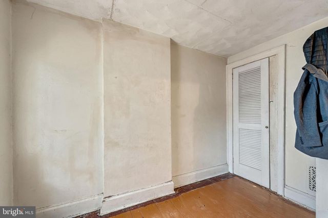 1070 NIAGARA RD, Camden, NJ 08104