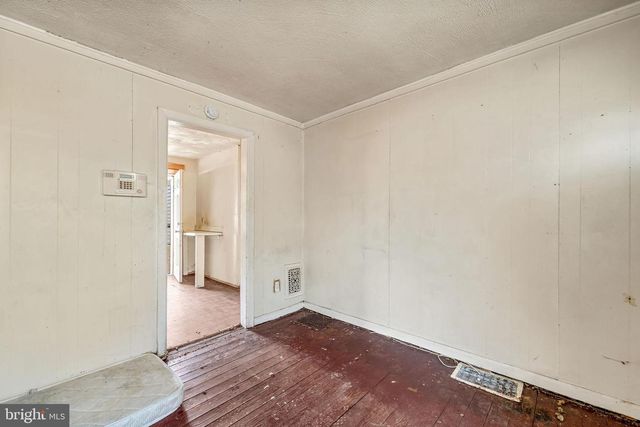 1070 NIAGARA RD, Camden, NJ 08104