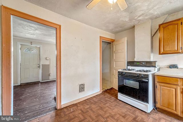 1070 NIAGARA RD, Camden, NJ 08104