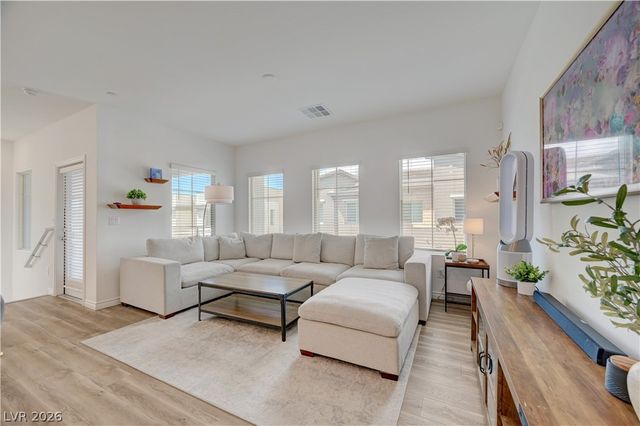 600 North Carriage Hill Drive 2084, Las Vegas, NV 89138