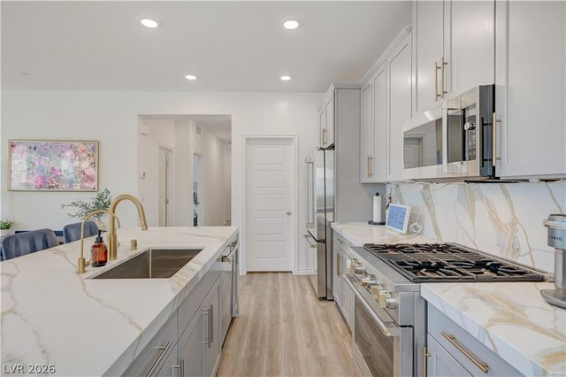 600 North Carriage Hill Drive 2084, Las Vegas, NV 89138