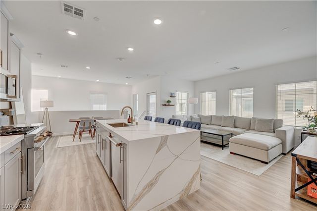 600 North Carriage Hill Drive 2084, Las Vegas, NV 89138