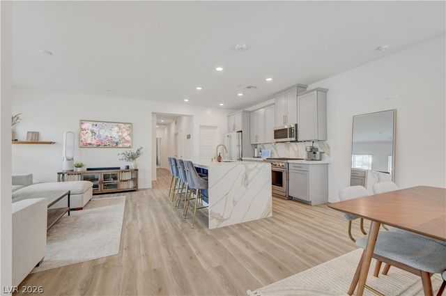 600 North Carriage Hill Drive 2084, Las Vegas, NV 89138