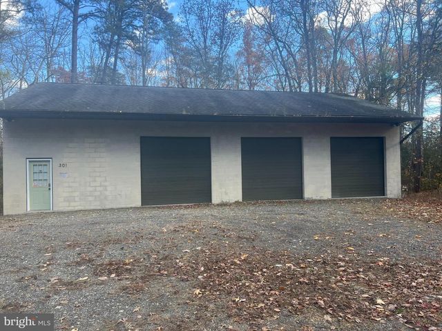 301 STURTONS LN, Pasadena, MD 21122