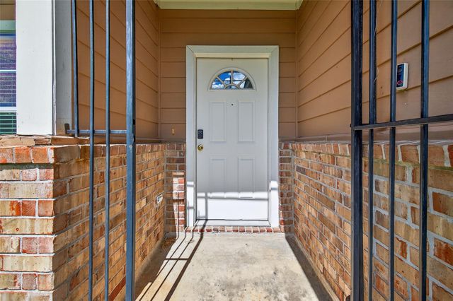 8002 Colonial Lane, Houston, TX 77051