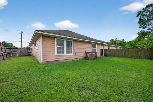 8002 Colonial Lane, Houston, TX 77051