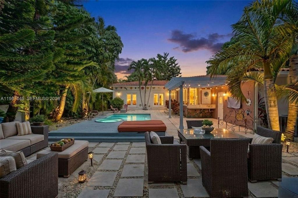 911 Mariana Ave, Coral Gables, FL 33134