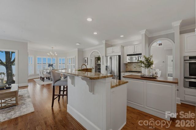 217 Westpaces Road, Mooresville, NC 28117