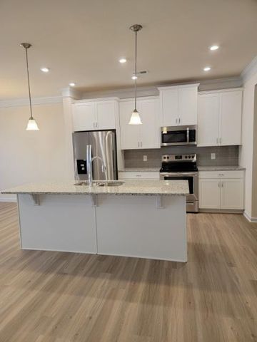 160 Madison Bend, Holly Springs, GA 30188