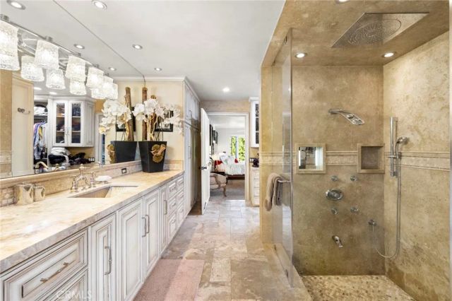 486 HOLLY Street, Laguna Beach, CA 92651