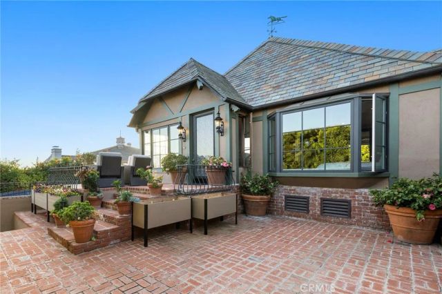 486 HOLLY Street, Laguna Beach, CA 92651